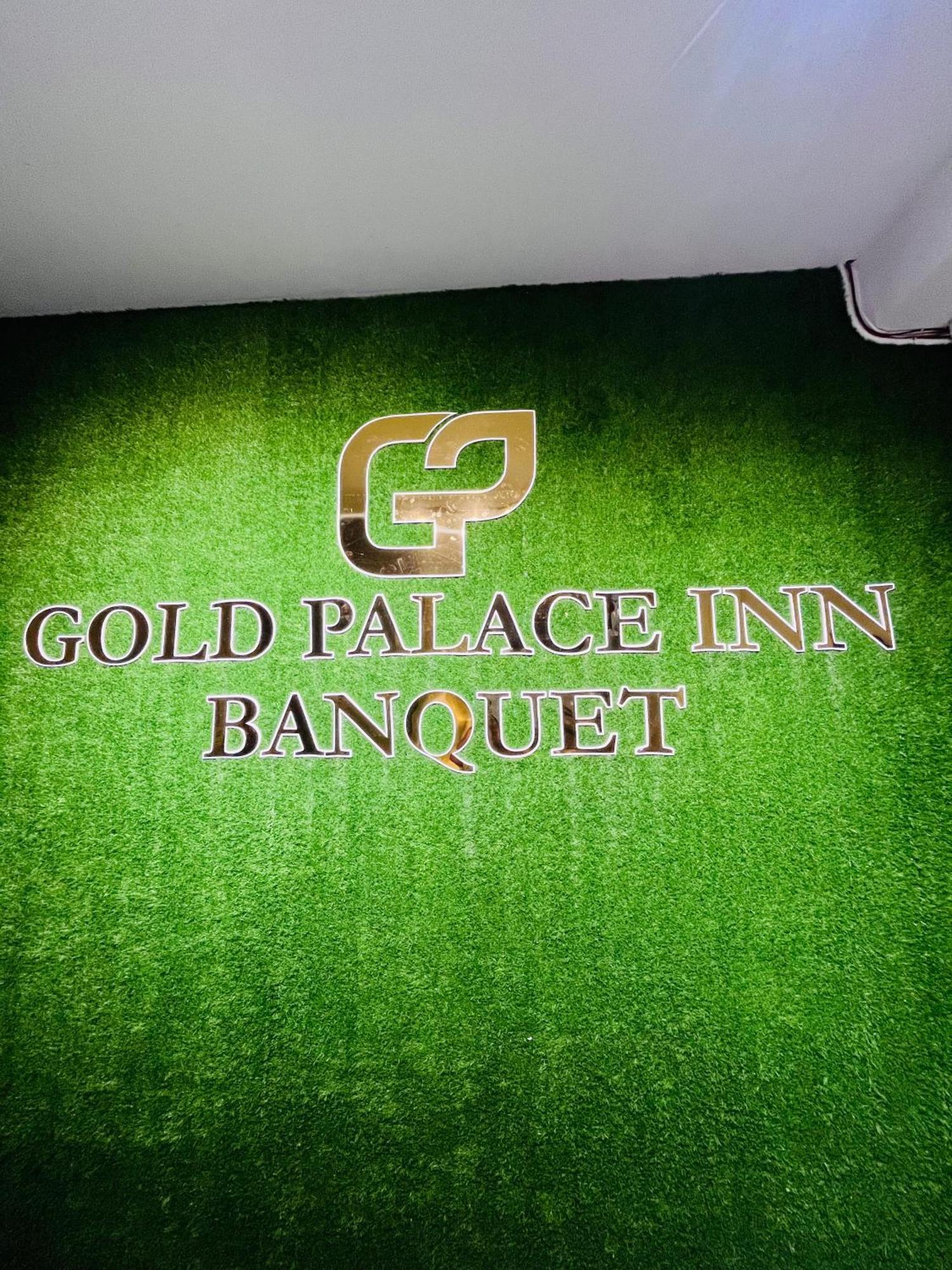 Hotel Gold Palace Inn 수라트 외부 사진