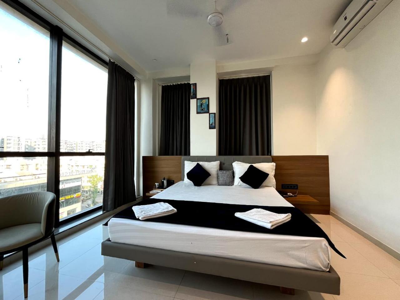 Hotel Gold Palace Inn 수라트 외부 사진