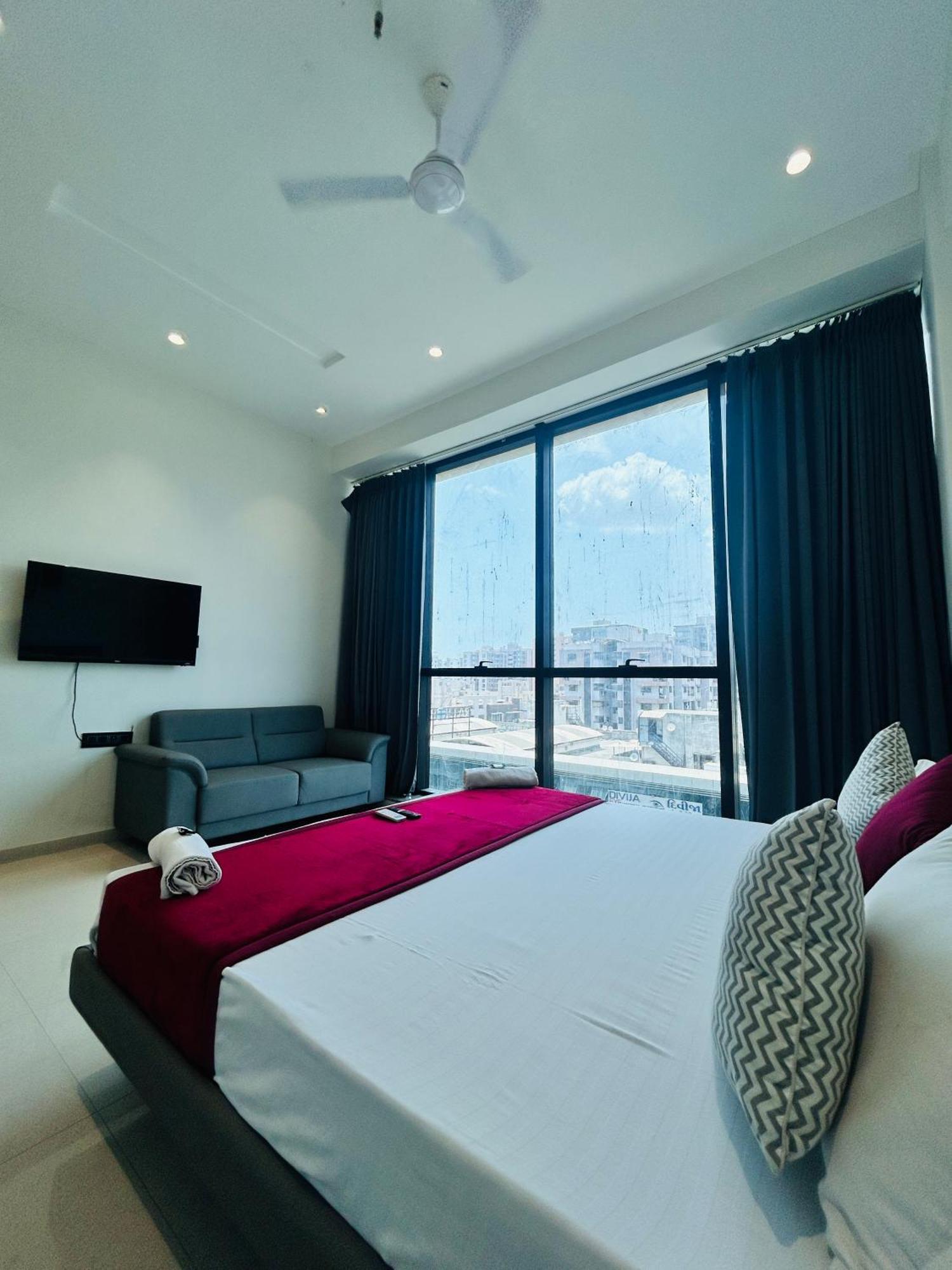 Hotel Gold Palace Inn 수라트 외부 사진