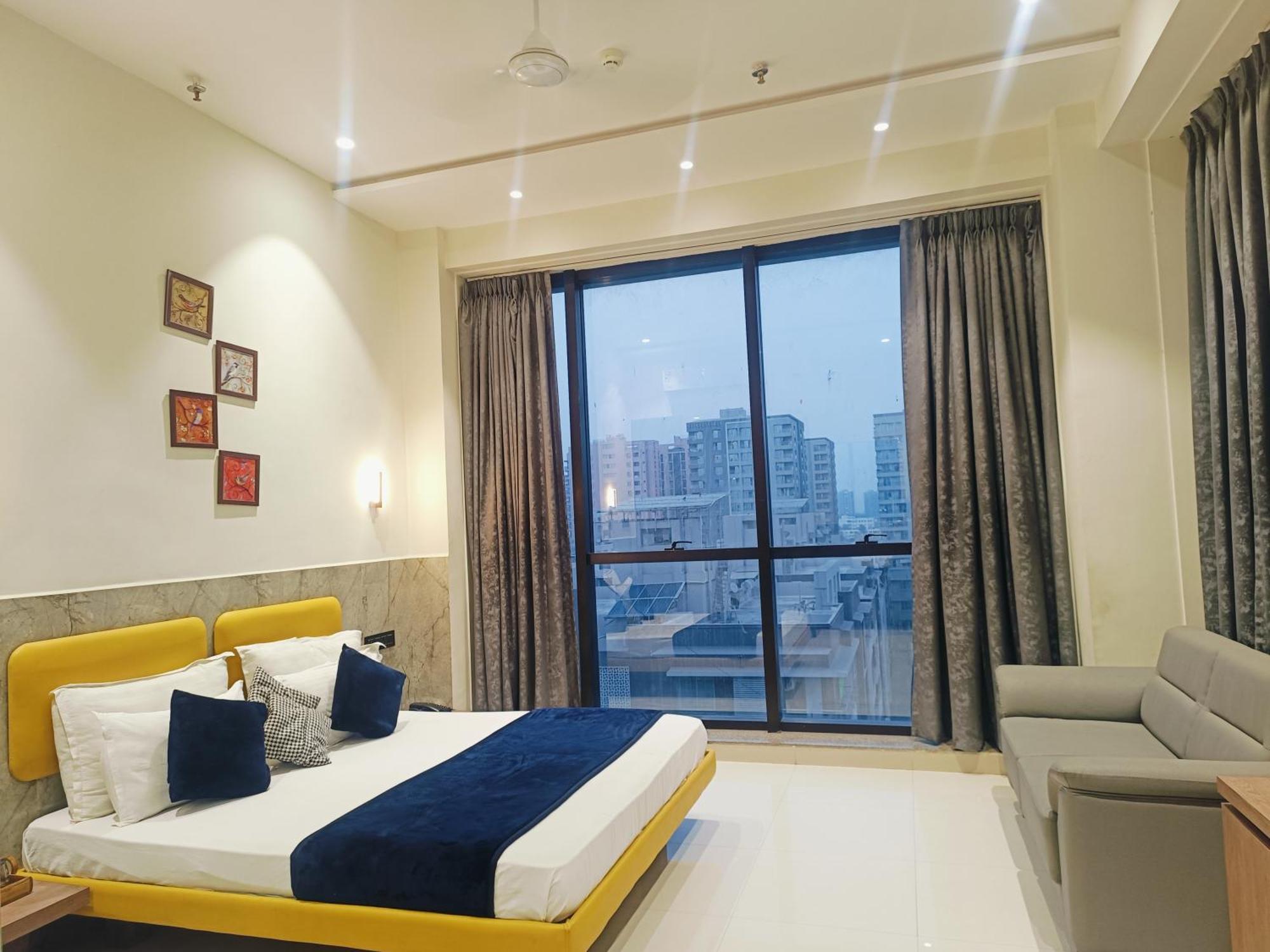 Hotel Gold Palace Inn 수라트 외부 사진