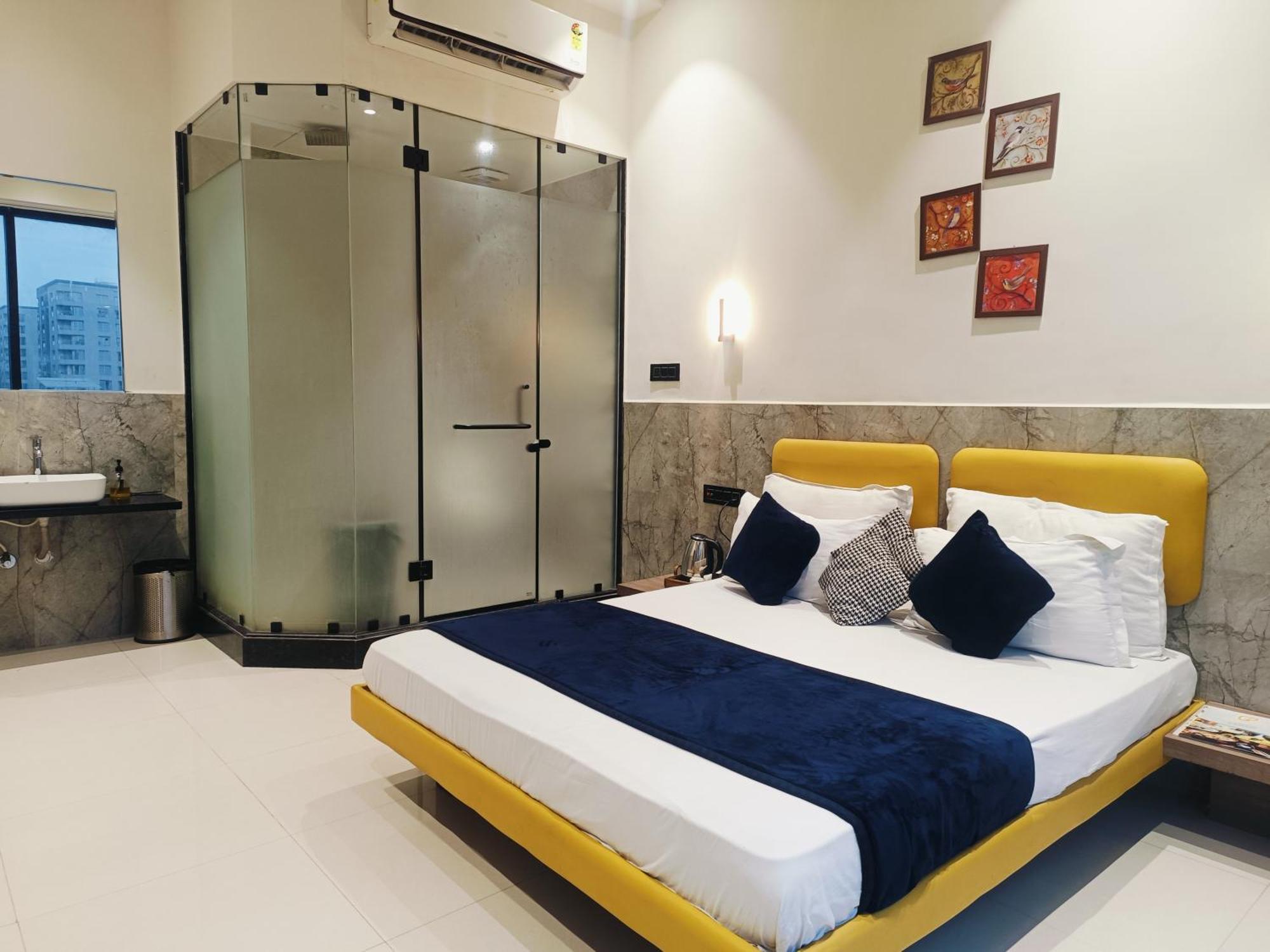 Hotel Gold Palace Inn 수라트 외부 사진
