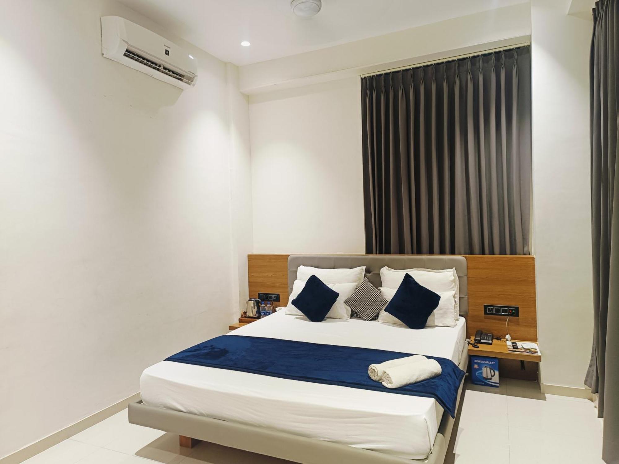 Hotel Gold Palace Inn 수라트 외부 사진