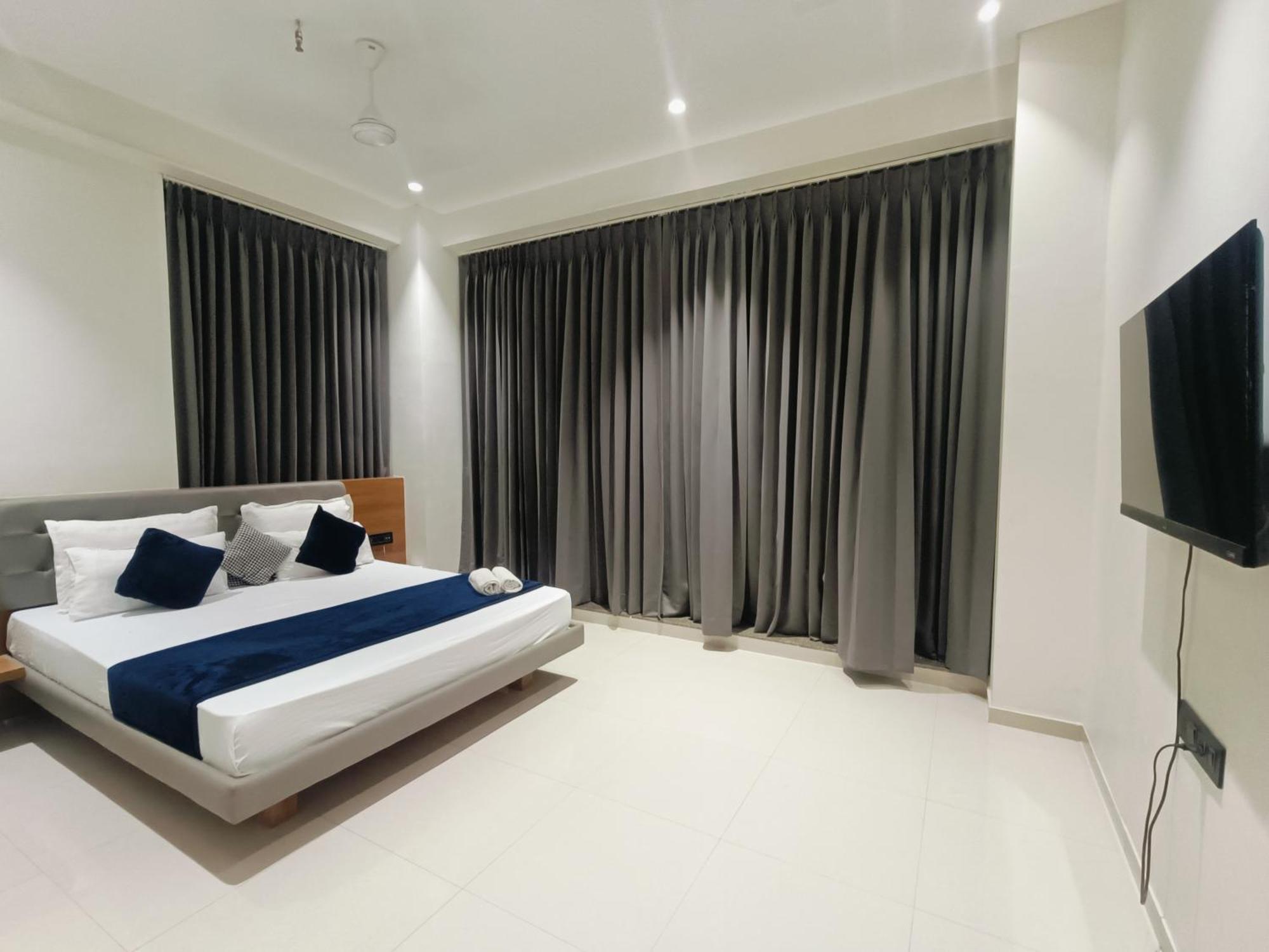 Hotel Gold Palace Inn 수라트 외부 사진