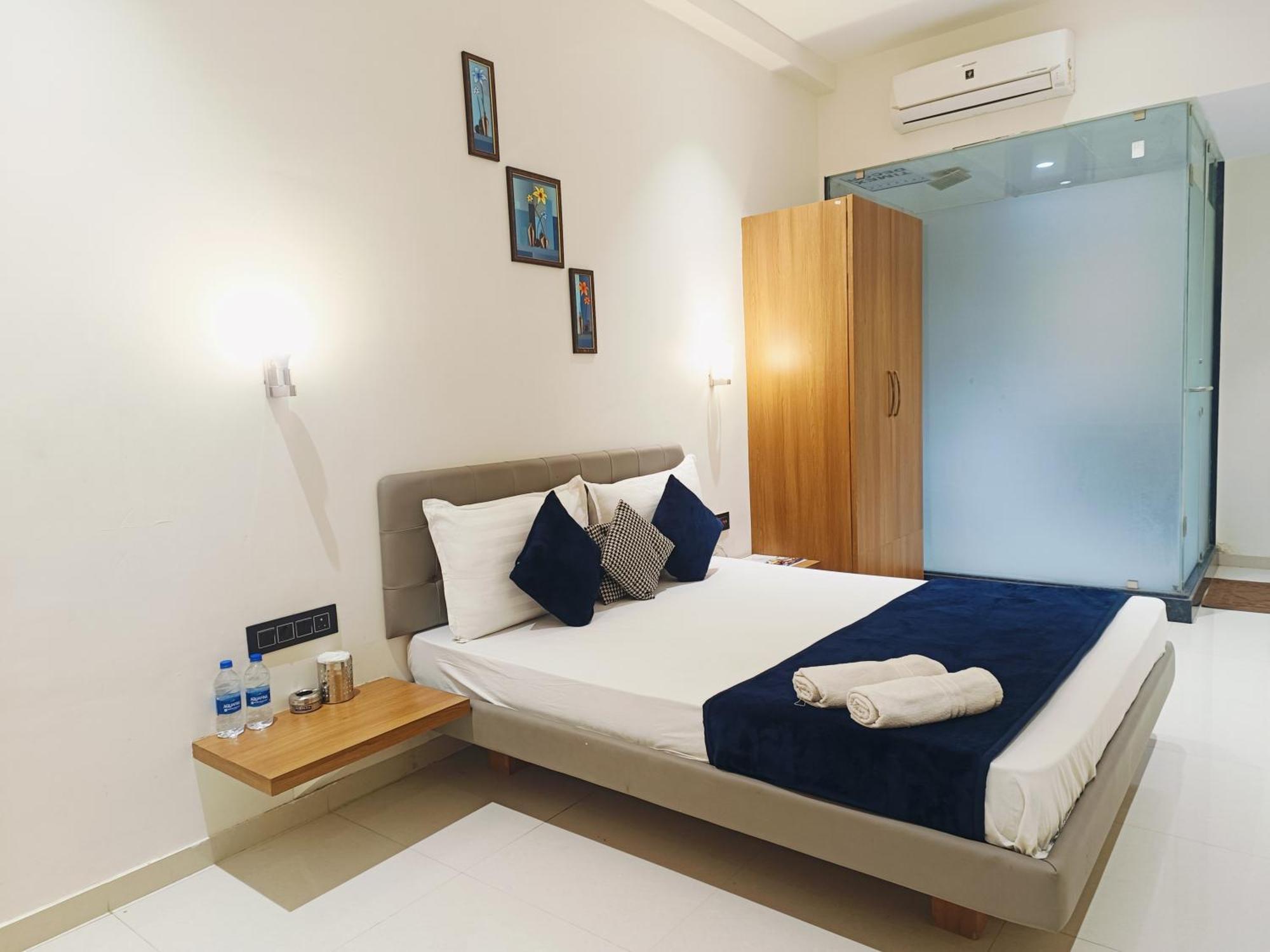Hotel Gold Palace Inn 수라트 외부 사진