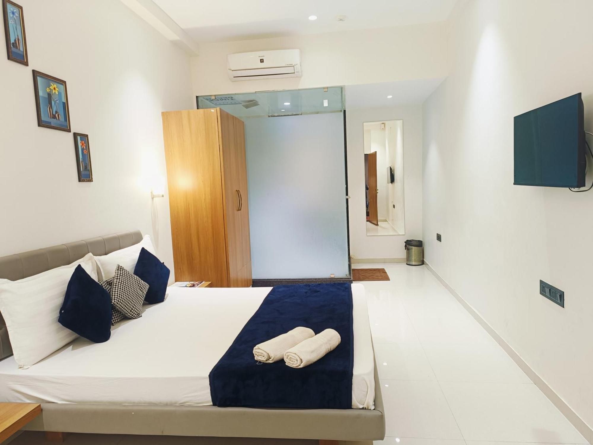 Hotel Gold Palace Inn 수라트 외부 사진