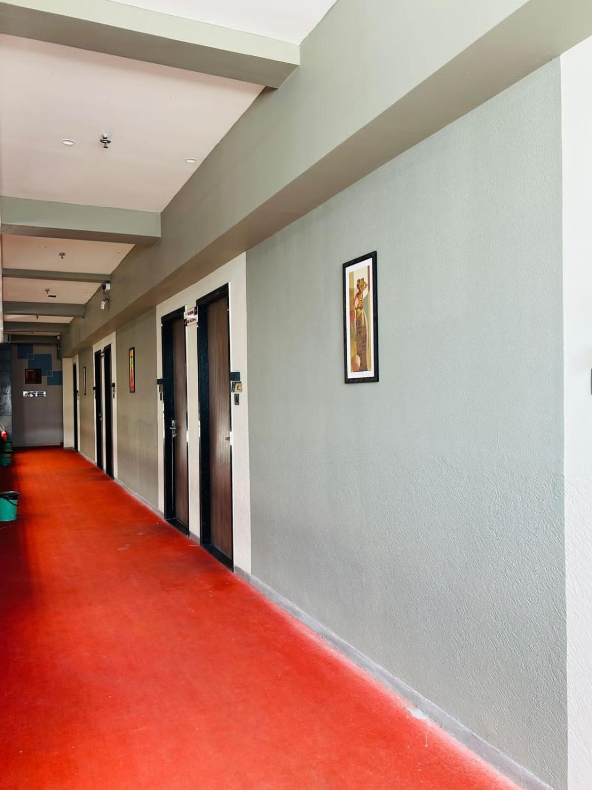 Hotel Gold Palace Inn 수라트 외부 사진